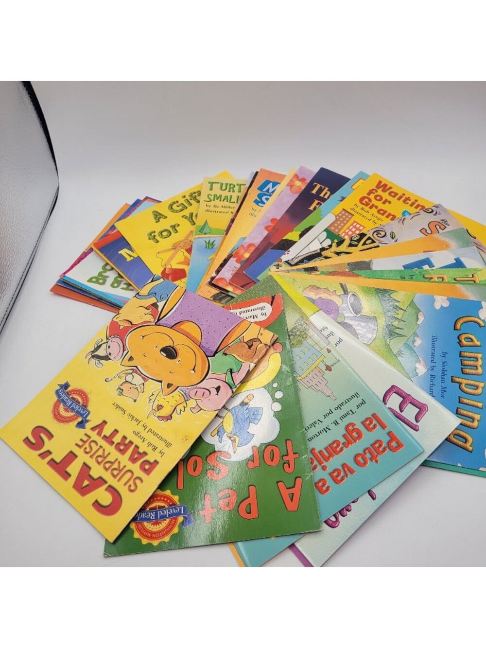 Houghton Mifflin Leveled Readers Huge Lot of 28 Booklet Books for Grade 2  BK301